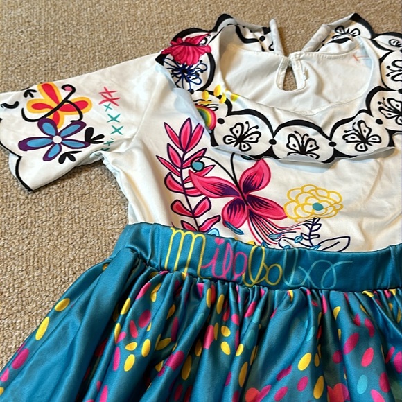 Mirabel - Halloween costume - Encanto dress - dress up pretend play - Disney - Picture 8 of 10